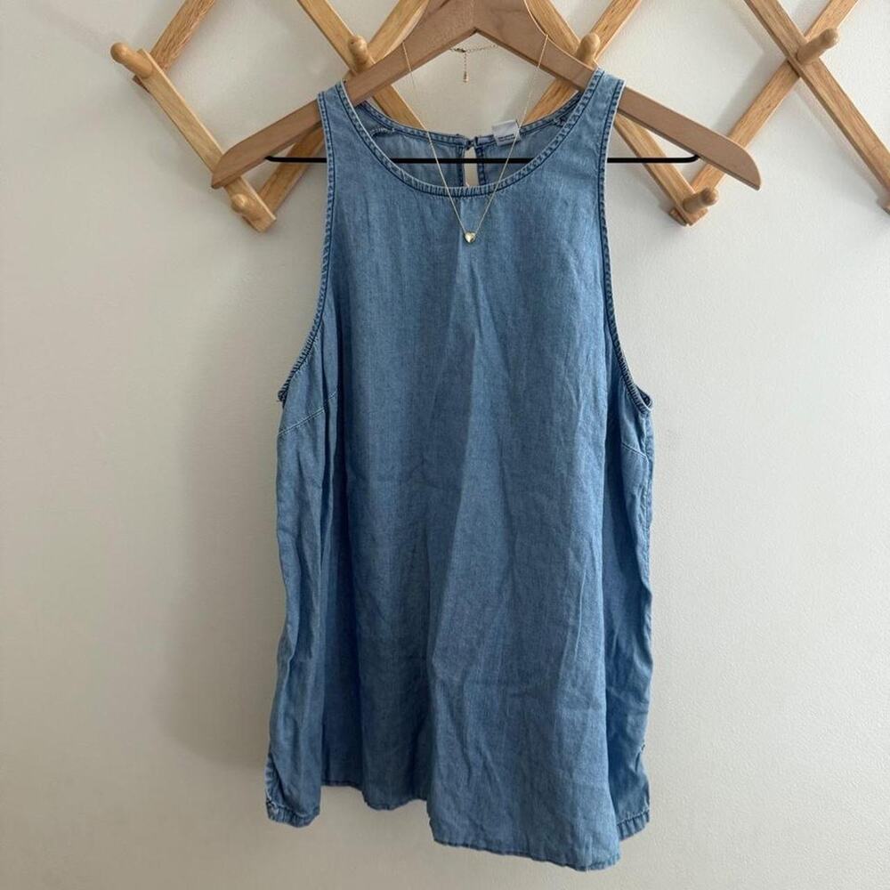 Old navy chambray denim tank top blue relaxed fit M